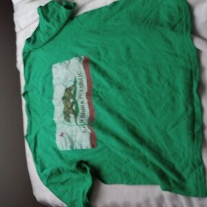 California Republic t shirt medium
